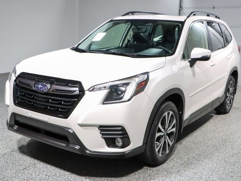 Used 2023 Subaru Forester Limited image 32