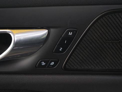 Used 2020 Volvo V60 T5 Cross Country image 26