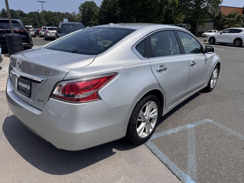 Used 2014 Nissan Altima 2.5 SL w/ Technology Package FWD image 12