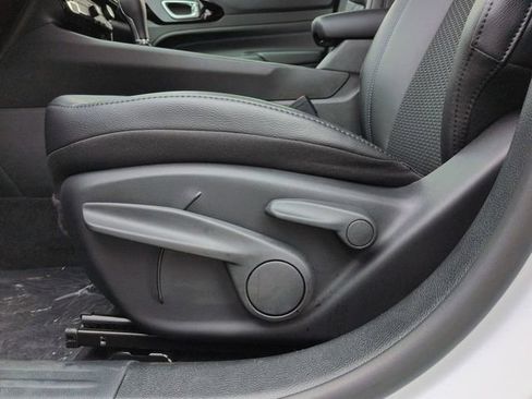 New 2026 Jeep Compass Latitude AWD/4WD image 19