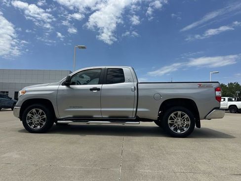 Used 2015 Toyota Tundra SR5 w/ SR5 Upgrade Package RWD image 2