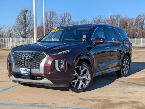 Used 2021 Hyundai Palisade Limited w/ Winter Package AWD/4WD image 2