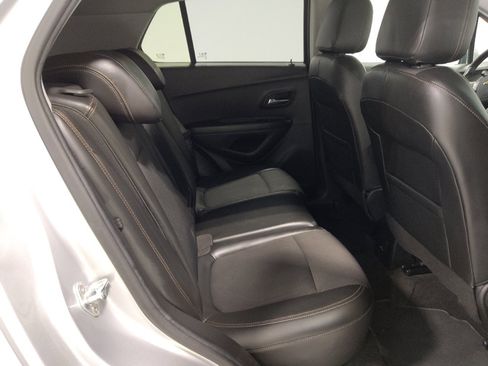 Used 2022 Chevrolet Trax LT w/ Sport Edition AWD/4WD image 19