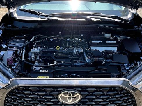Used 2024 Toyota Corolla Cross L FWD image 30