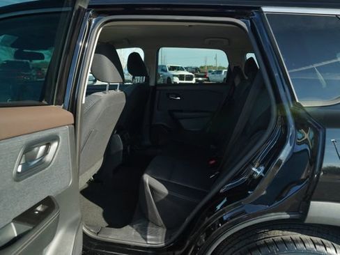 Used 2023 Nissan Rogue SV image 15