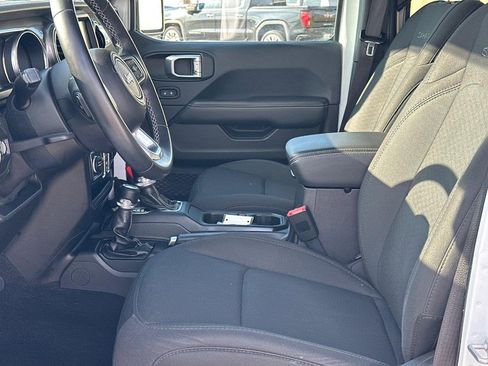 Used 2019 Jeep Wrangler Unlimited Sahara w/ Uconnect 4C Nav & Sound Group image 19