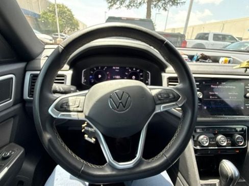 Used 2023 Volkswagen Atlas Cross Sport SE FWD image 12