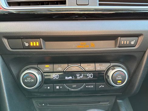 Used 2015 MAZDA MAZDA3 i Grand Touring image 16