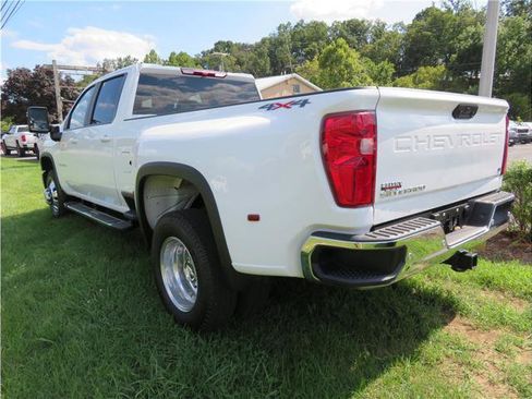 Used 2025 Chevrolet Silverado 3500 LT w/ Safety Package AWD/4WD image 15
