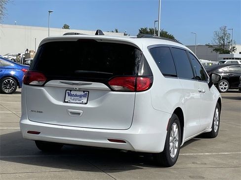 Used 2021 Chrysler Voyager Lxi image 4