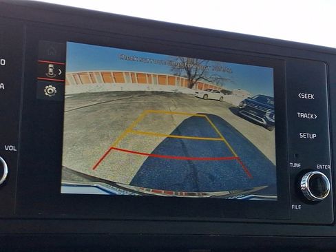 Used 2024 Kia Carnival LX image 29