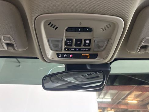 Used 2018 Buick LaCrosse Premium w/ Driver Confidence Package #2 FWD image 21