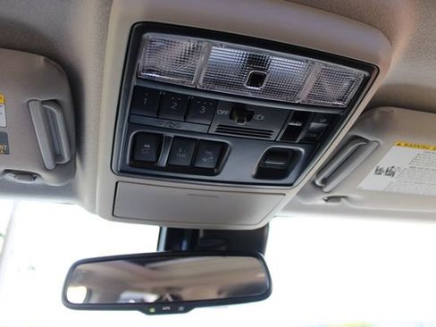Used 2022 Toyota 4Runner Limited AWD/4WD image 16