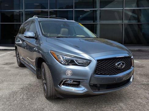 Used 2017 INFINITI QX60 Luxe w/ Deluxe Technology Package image 2