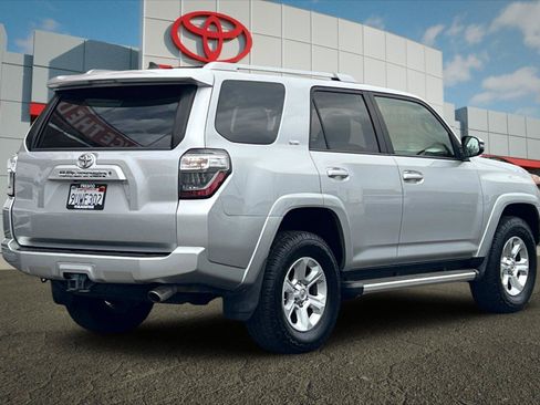 Certified 2018 Toyota 4Runner SR5 Premium AWD/4WD image 3