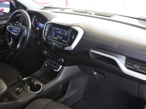 Used 2022 GMC Terrain SLE FWD image 16