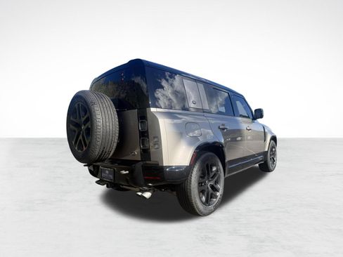 Certified 2023 Land Rover Defender 110 V8 AWD/4WD image 9