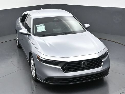 Used 2025 Honda Accord LX image 36