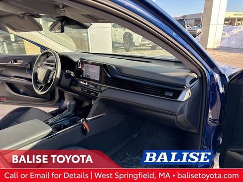 Used 2025 Toyota Camry LE w/ Convenience Package image 32