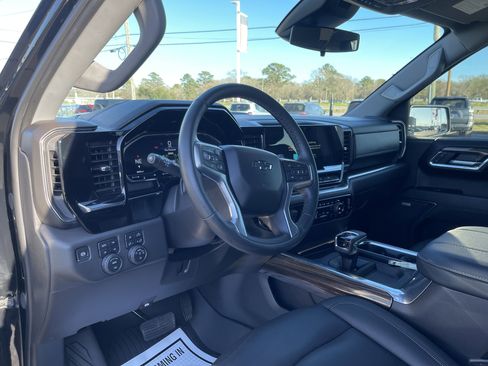 Used 2024 Chevrolet Silverado 1500 LT Trail Boss w/ Convenience Package II image 13