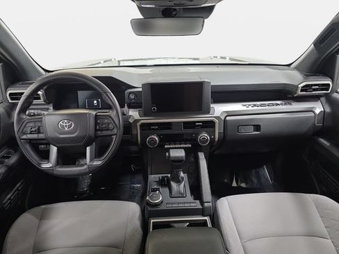 Certified 2025 Toyota Tacoma SR5 AWD/4WD image 9