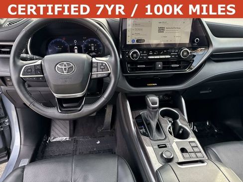 Used 2023 Toyota Highlander Limited AWD/4WD image 18
