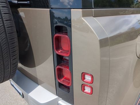 New 2025 Land Rover Defender 110 S image 10