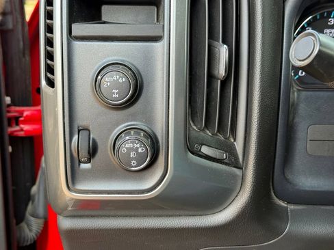 Used 2018 Chevrolet Silverado 1500 LT w/ All Star Edition AWD/4WD image 19