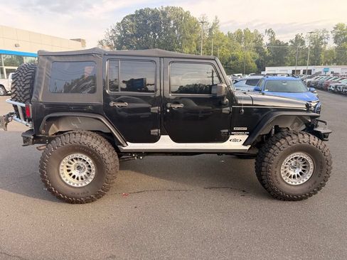 Used 2014 Jeep Wrangler Unlimited Sport w/ Quick Order Package 24S AWD/4WD image 9
