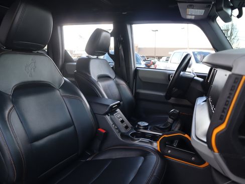 Used 2023 Ford Bronco Badlands image 35