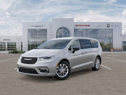 New 2026 Chrysler Pacifica Select