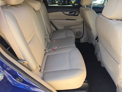 Used 2019 Nissan Rogue SV w/ Premium Package image 25