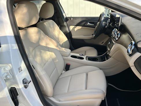 Used 2019 Mercedes-Benz GLA 250 image 48
