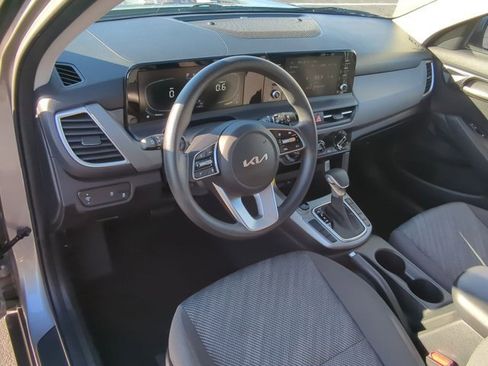 Used 2024 Kia Seltos LX image 9