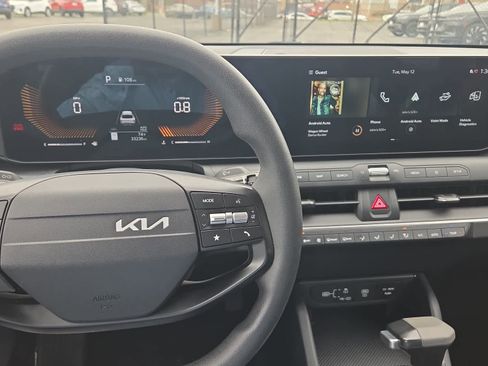 Used 2025 Kia K4 FWD image 14