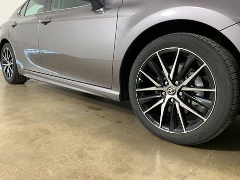 Used 2024 Toyota Camry SE w/ Convenience Package image 6