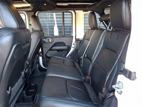 Used 2025 Jeep Wrangler Unlimited Rubicon 4xe image 16