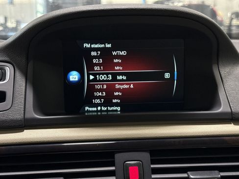 Used 2016 Volvo XC70 T5 Platinum w/ Protection Package FWD image 18