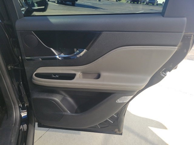 Certified 2024 Lincoln Corsair AWD image 24