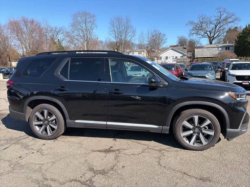 Used 2025 Honda Pilot Touring image 19