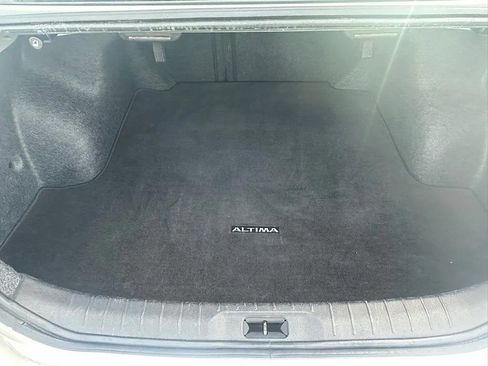 Used 2024 Nissan Altima 2.5 SV image 10