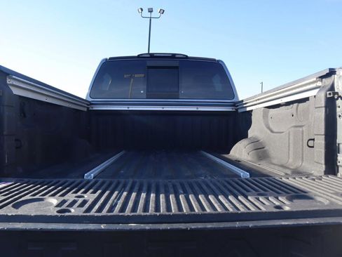 Used 2021 Nissan Titan SV w/ SV Convenience Package image 35