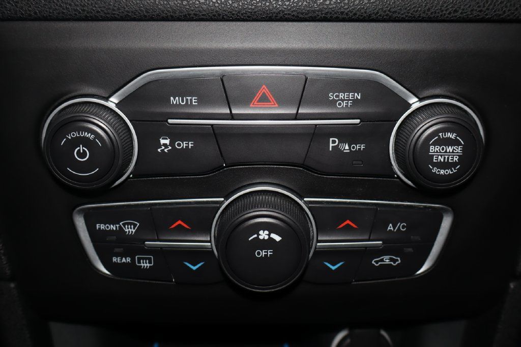 Used 2023 Dodge Charger SXT RWD image 26