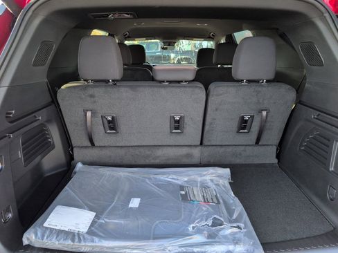 New 2026 Chevrolet Traverse LT w/ Enhanced Driving Package FWD image 30