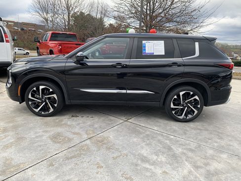 Used 2022 Mitsubishi Outlander SE image 4