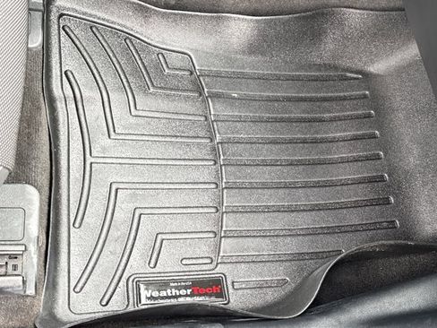 Used 2016 Ford Mustang V6 image 20