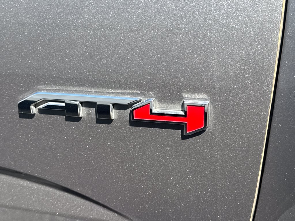 Used 2022 GMC Canyon AT4 w/ Driver Alert Package AWD/4WD image 5