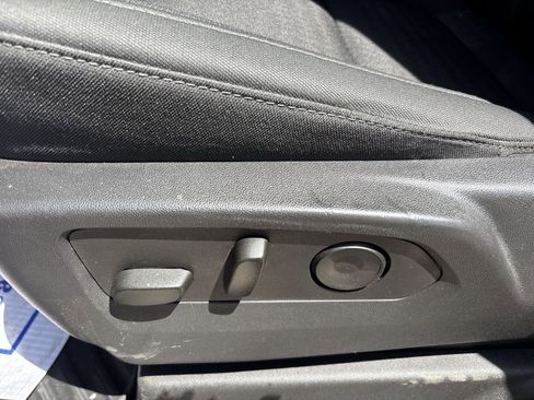 Used 2023 Chevrolet Silverado 1500 LT image 12