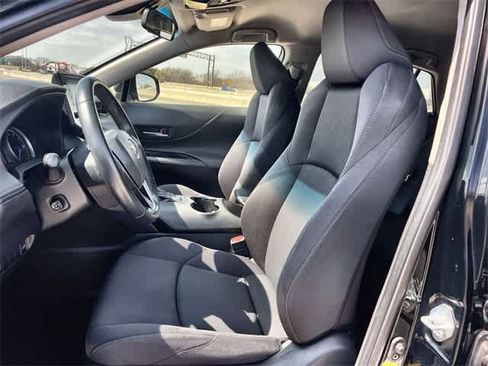 Used 2021 Toyota Venza LE w/ Carpet Mat Package (TMS) image 11