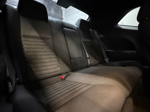 Used 2013 Dodge Challenger SXT image 6